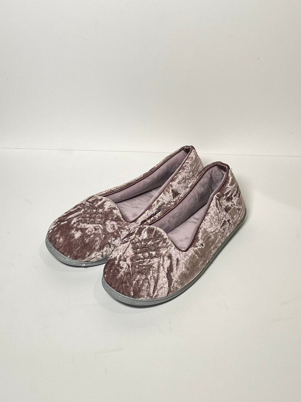 Dearfoams Womens Rebecca Microfiber Velour Closed Back House Slipper